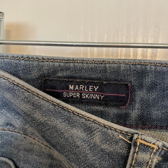 Vigoss Skinny Jeans - Picture 2 of 4